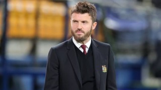 曼联新帅是他？44岁前名宿紧急救火，他能延续自己踢球时的硬度么